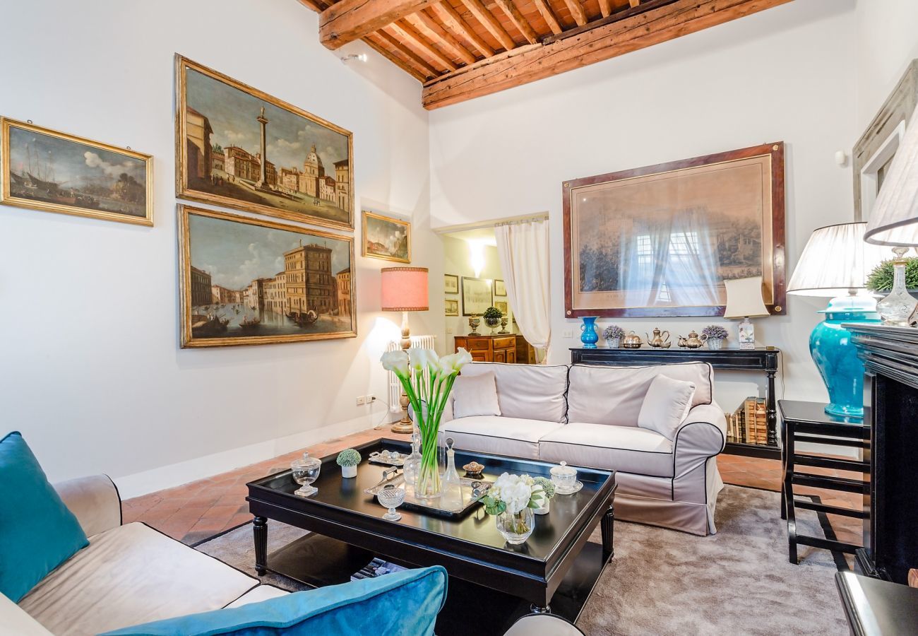 Apartment in Lucca - Casa Simonetta: Modern and Antique Ground Floor Apartment inside the Walls of Lucca