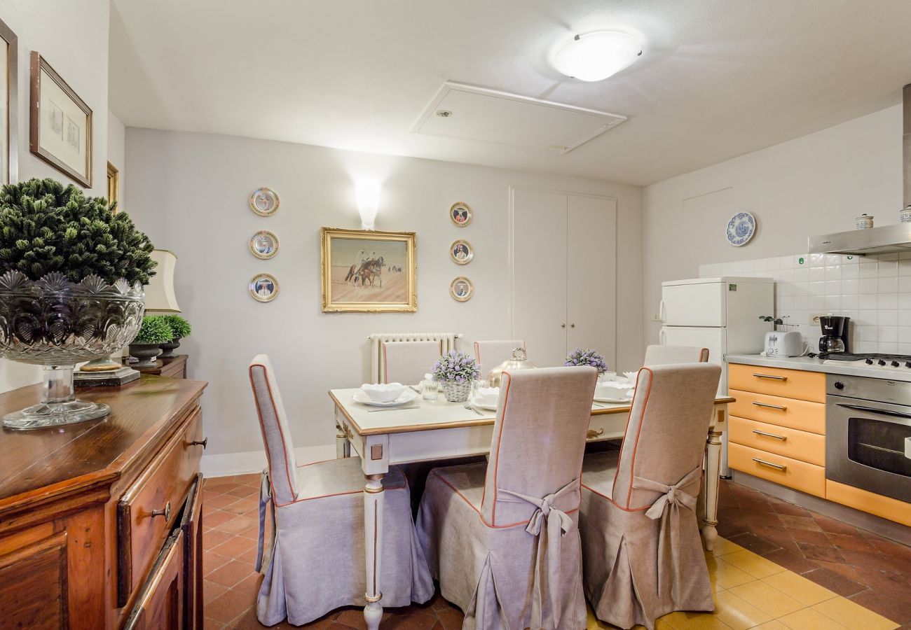 Apartment in Lucca - Casa Simonetta: Modern and Antique Ground Floor Apartment inside the Walls of Lucca