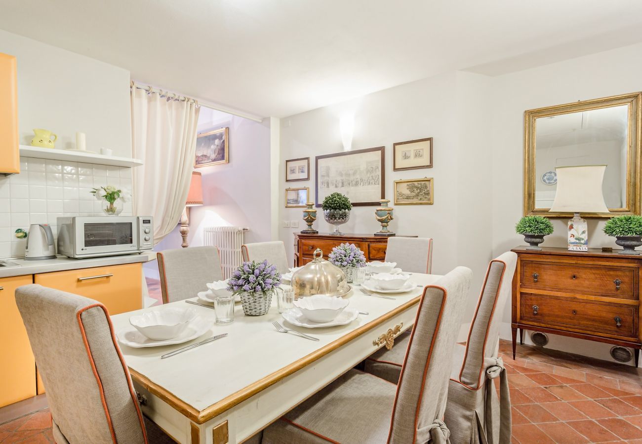 Apartment in Lucca - Casa Simonetta: Modern and Antique Ground Floor Apartment inside the Walls of Lucca