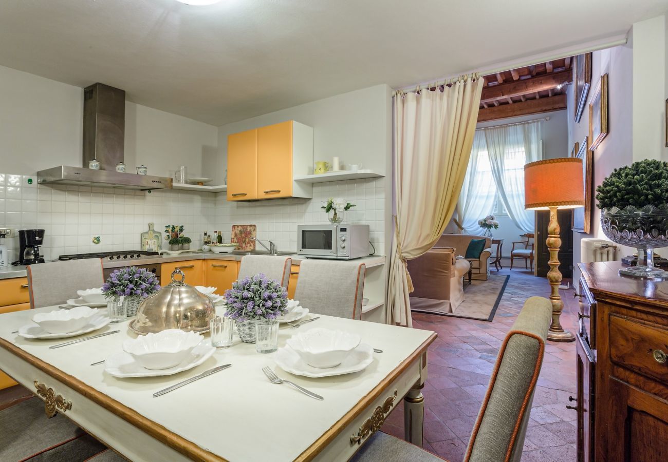 Apartment in Lucca - Casa Simonetta: Modern and Antique Ground Floor Apartment inside the Walls of Lucca