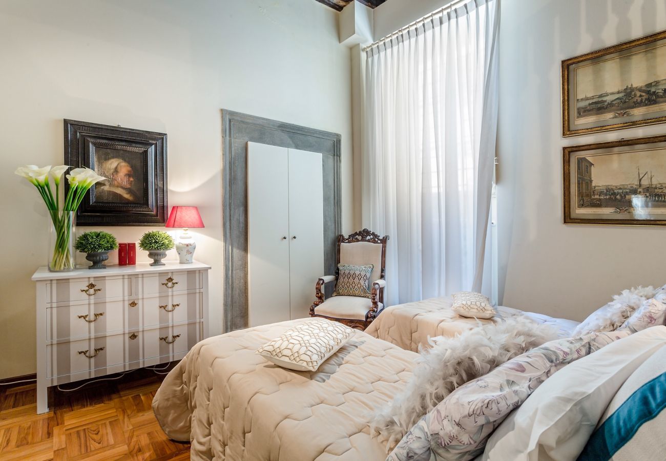 Apartment in Lucca - Casa Simonetta: Modern and Antique Ground Floor Apartment inside the Walls of Lucca