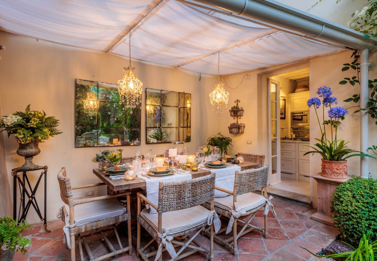 Apartment in Lucca - LA CASINA Luxury Home inside the Walls of Lucca with Garden, A/c, Wifi