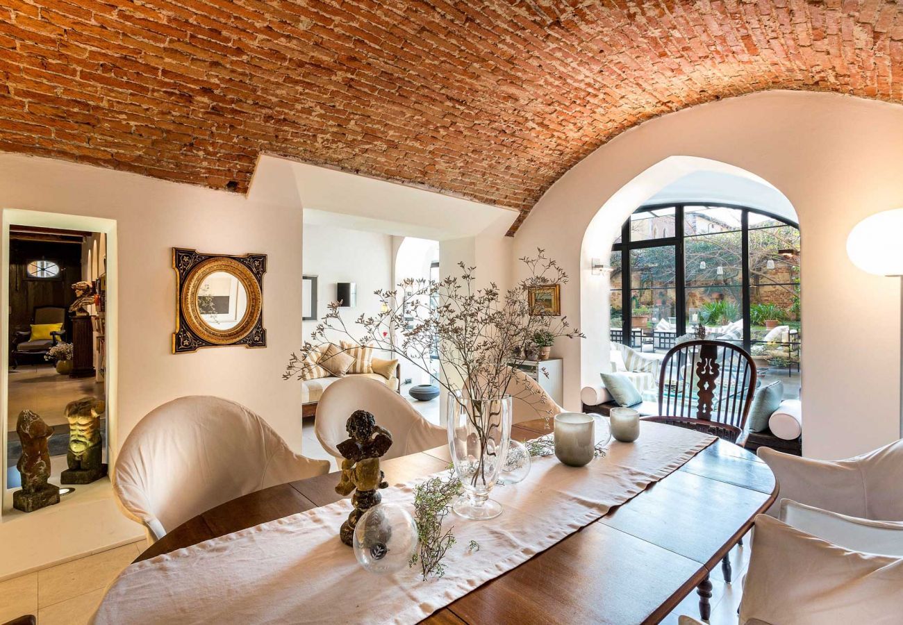 Apartment in Lucca - 3 bedrooms ground floor apartment, PRIVATE GARDEN, close to parking inside Lucca