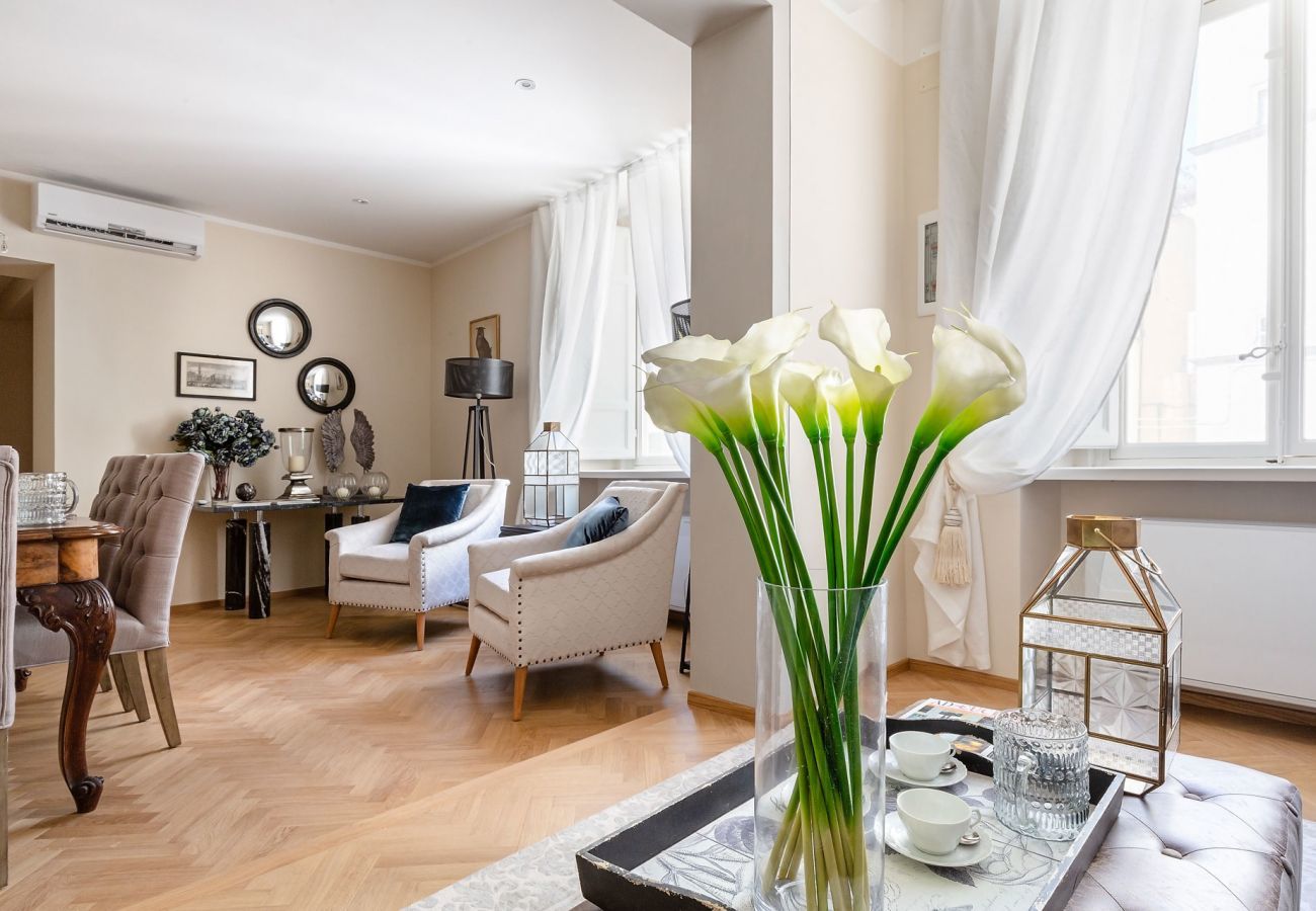 Apartment in Lucca - CASA SAN FREDIANO 3 Luxury Bedrooms and a Charming LUCCA View Inside the Walls