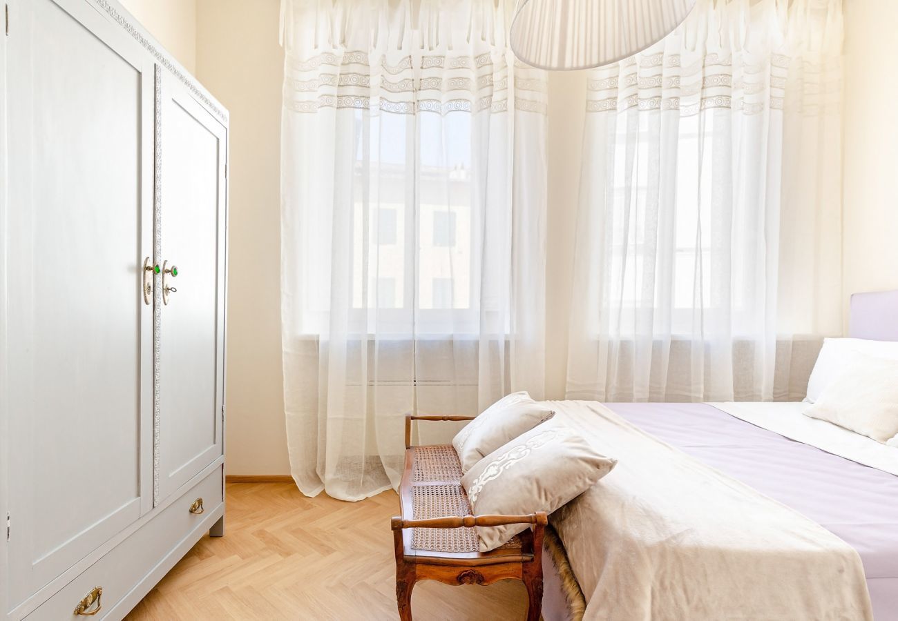 Apartment in Lucca - CASA SAN FREDIANO 3 Luxury Bedrooms and a Charming LUCCA View Inside the Walls