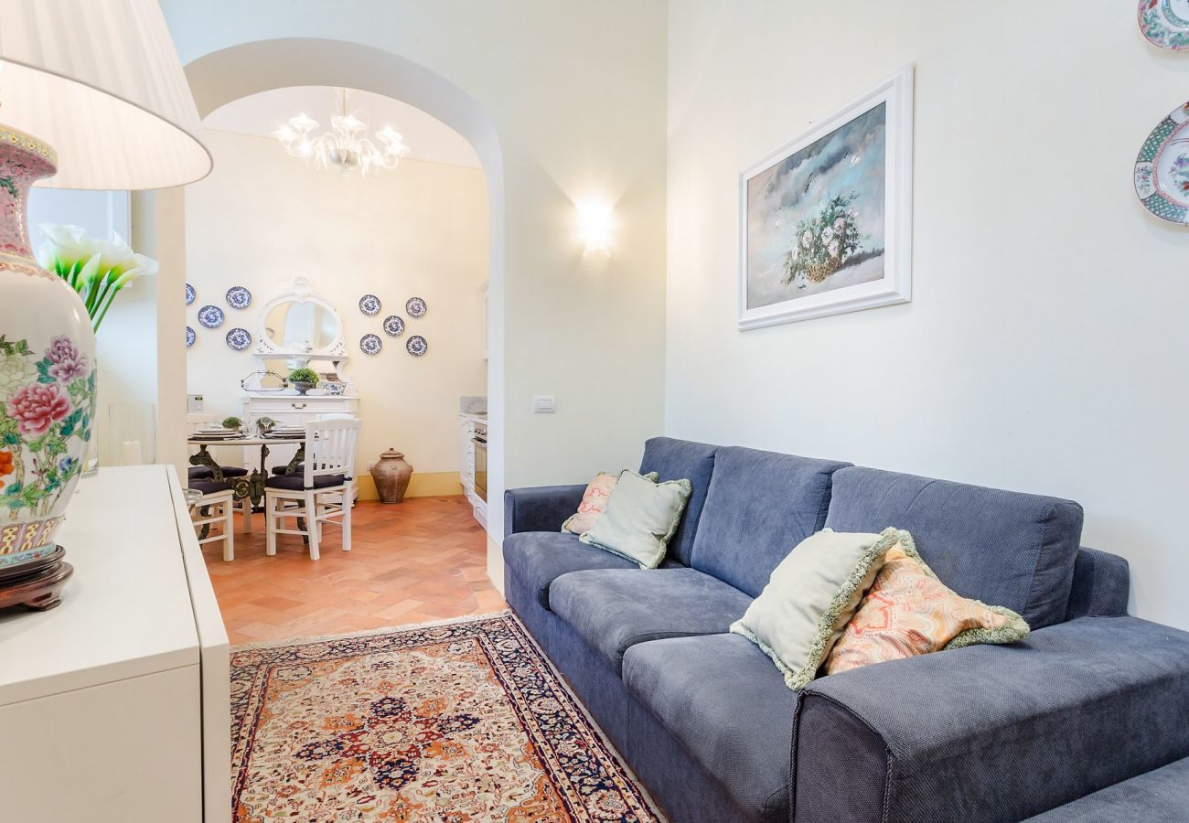 Apartment in Lucca - CASA VERA exquisite 2 bedrooms 2 baths apartment with garden, A/C