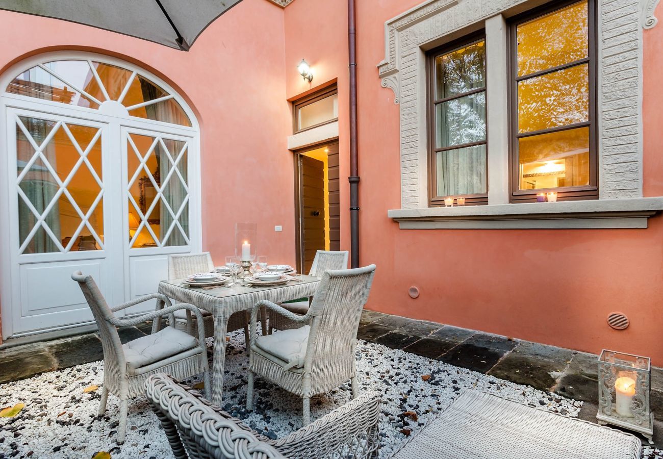 Apartment in Lucca - CASA VERA exquisite 2 bedrooms 2 baths apartment with garden, A/C