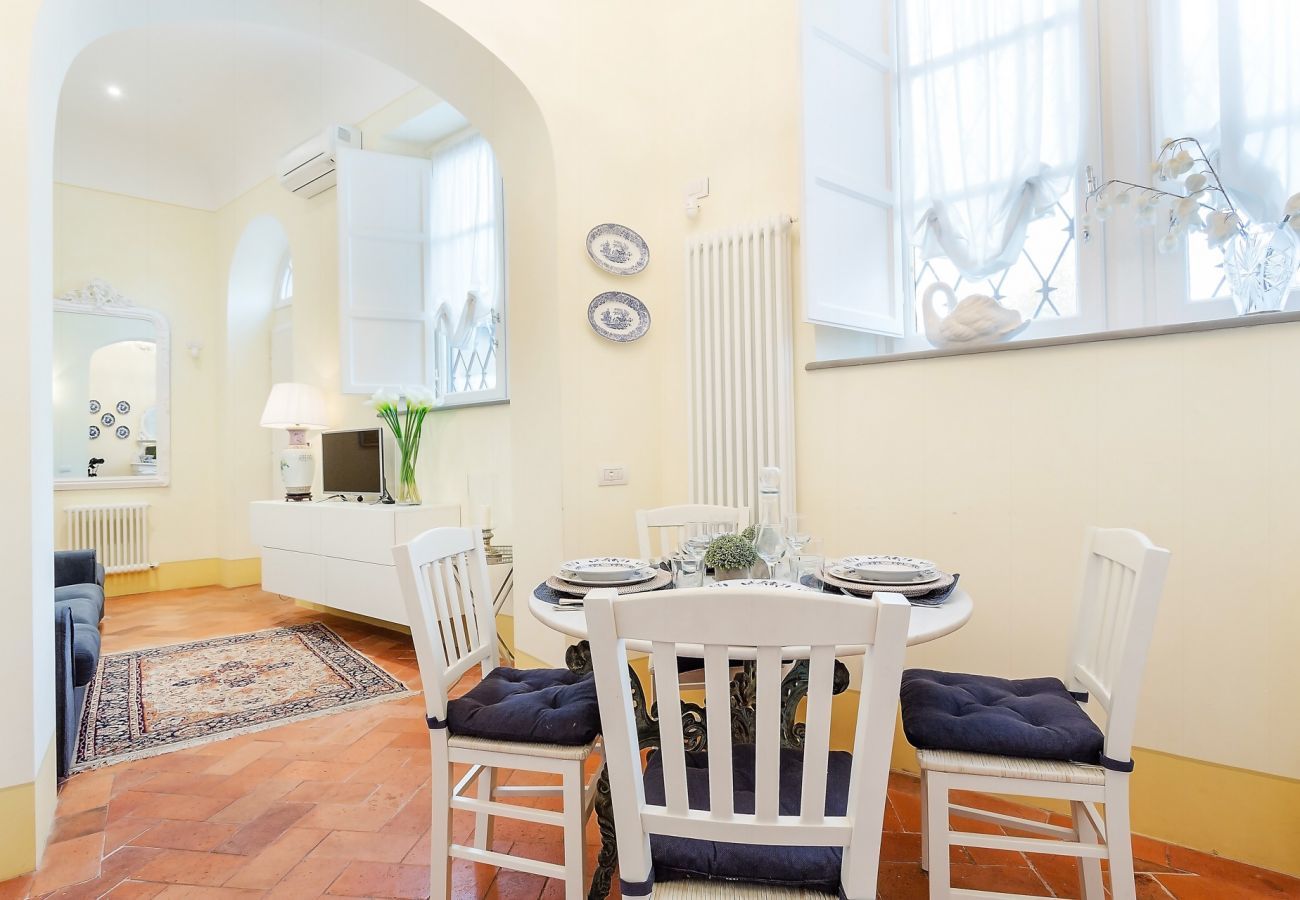 Apartment in Lucca - CASA VERA exquisite 2 bedrooms 2 baths apartment with garden, A/C