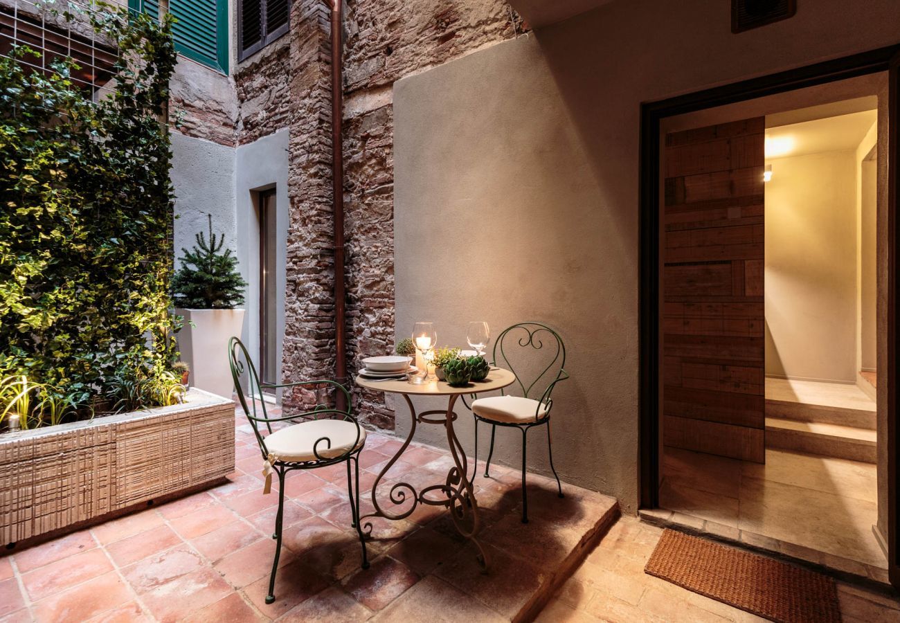 Apartment in Lucca - THE SMART LUCCA APARTMENT SUITE inside the Walls