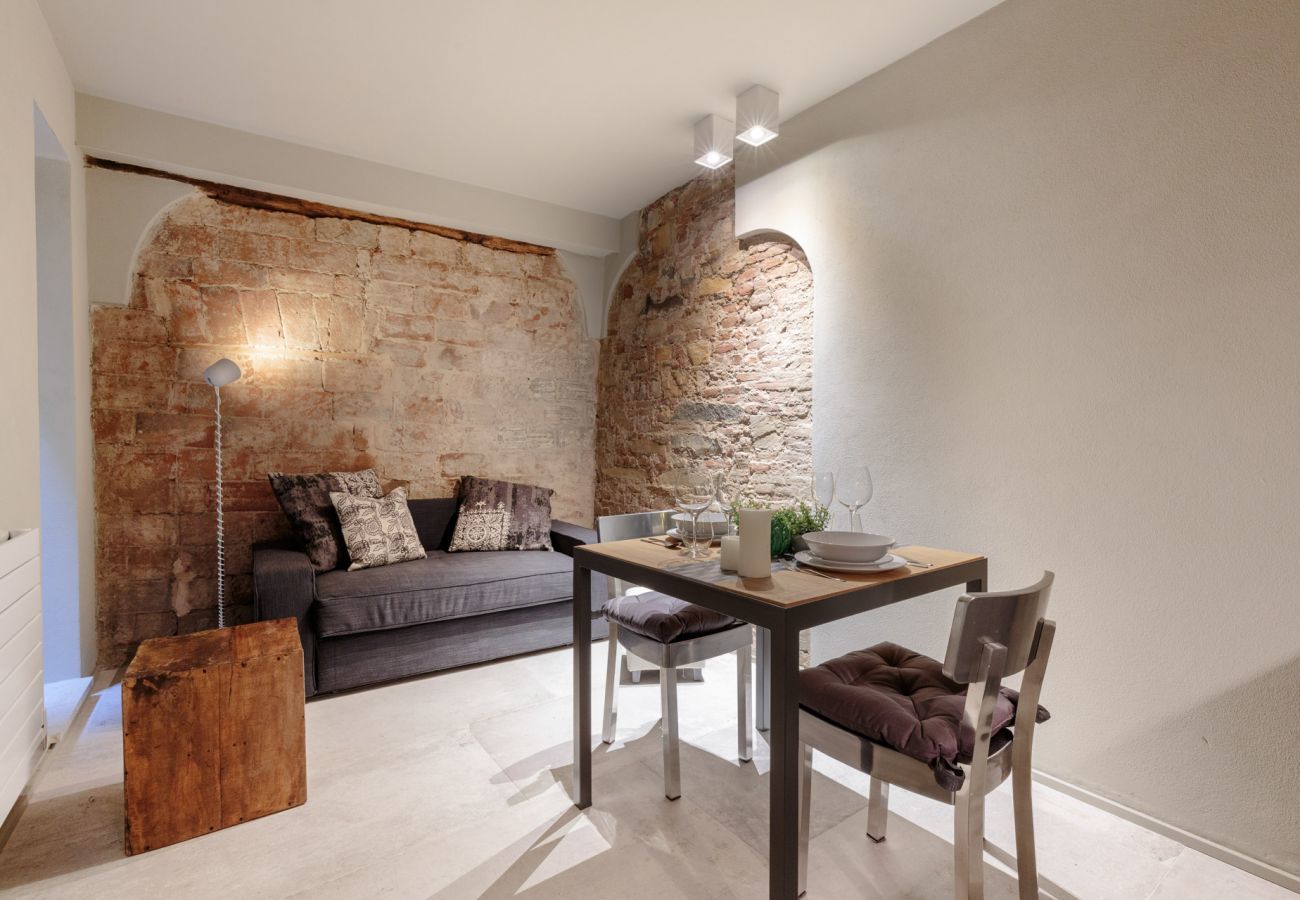 Apartment in Lucca - THE SMART LUCCA APARTMENT SUITE inside the Walls