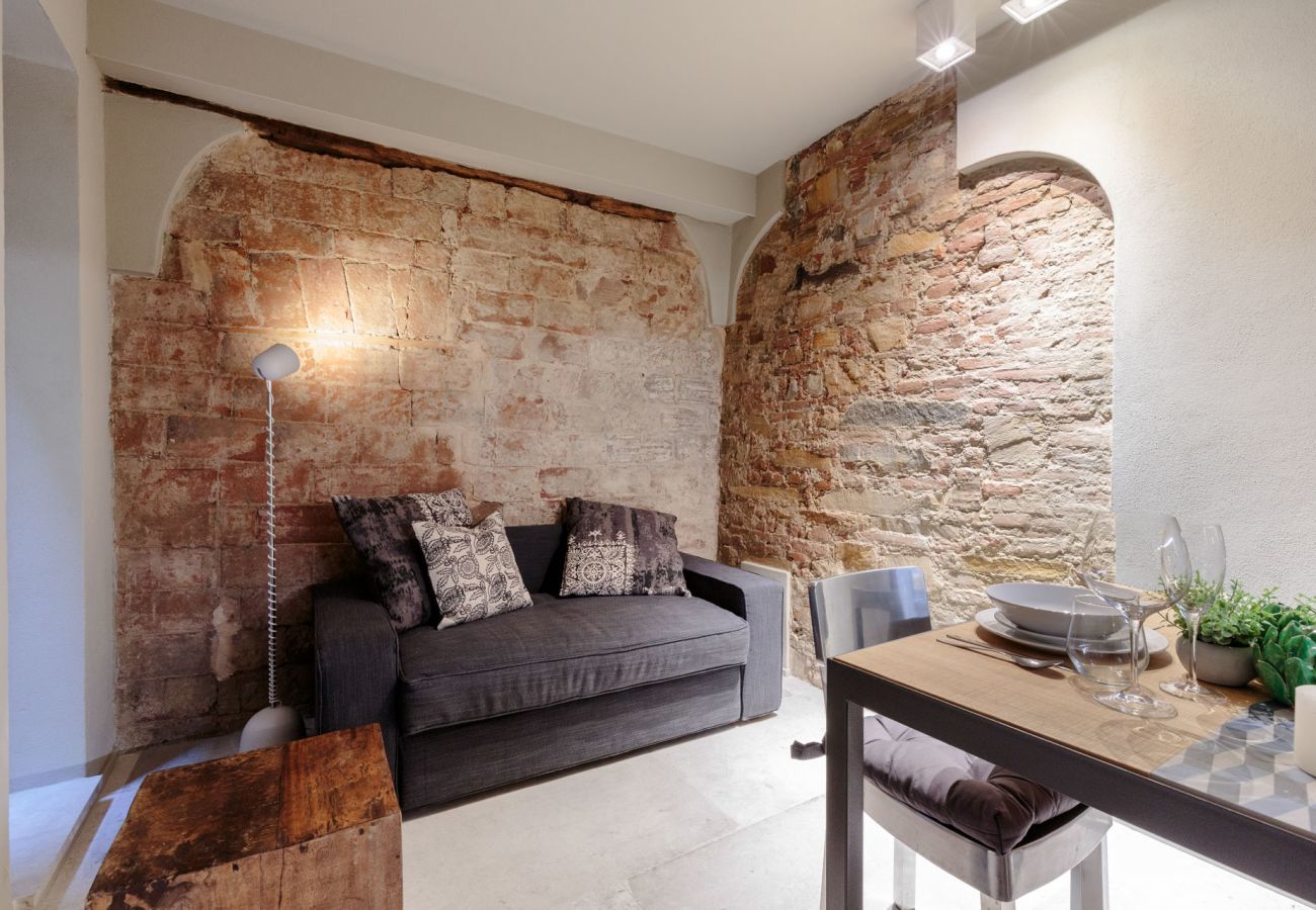 Apartment in Lucca - THE SMART LUCCA APARTMENT SUITE inside the Walls