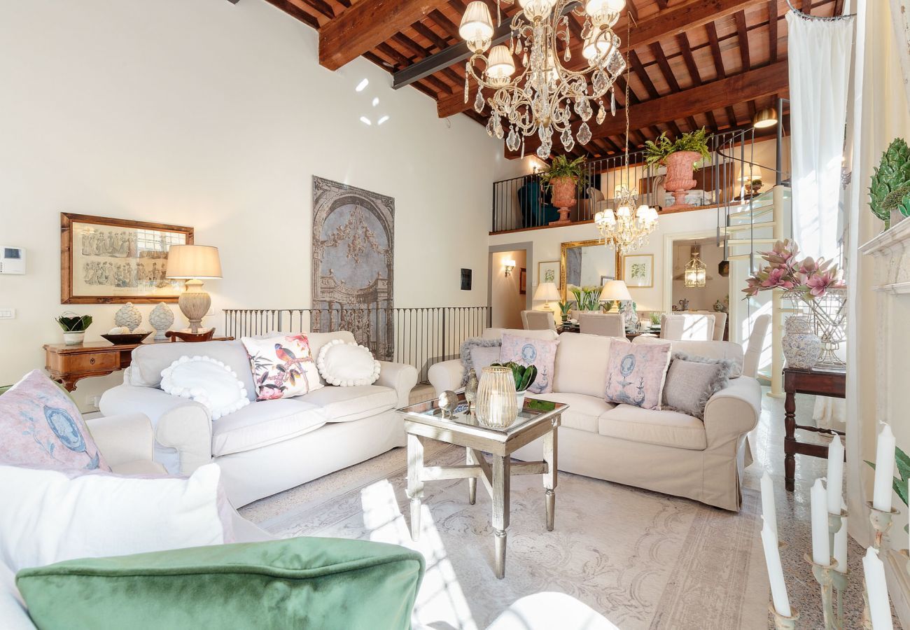 Apartment in Lucca - PALAZZO POGGI, 5 Charming Bedrooms in Style