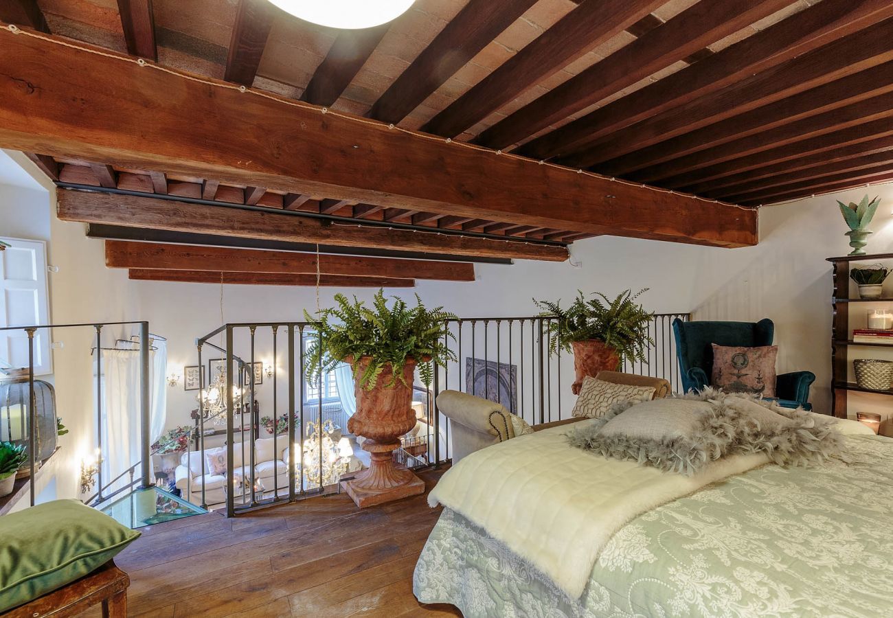 Apartment in Lucca - PALAZZO POGGI, 5 Charming Bedrooms in Style