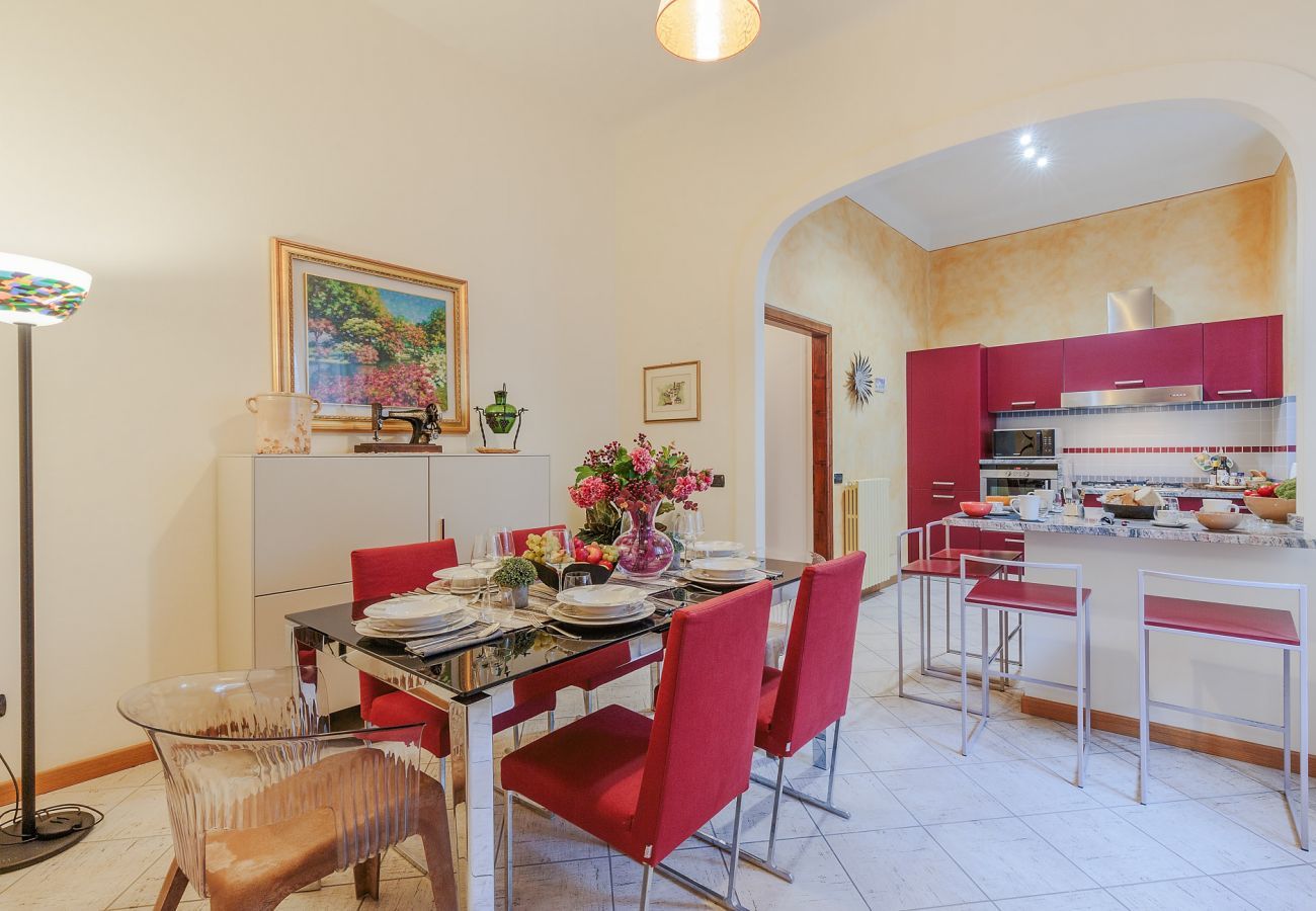 Apartment in Lucca - 3 bedrooms flat in central Lucca with air conditioning