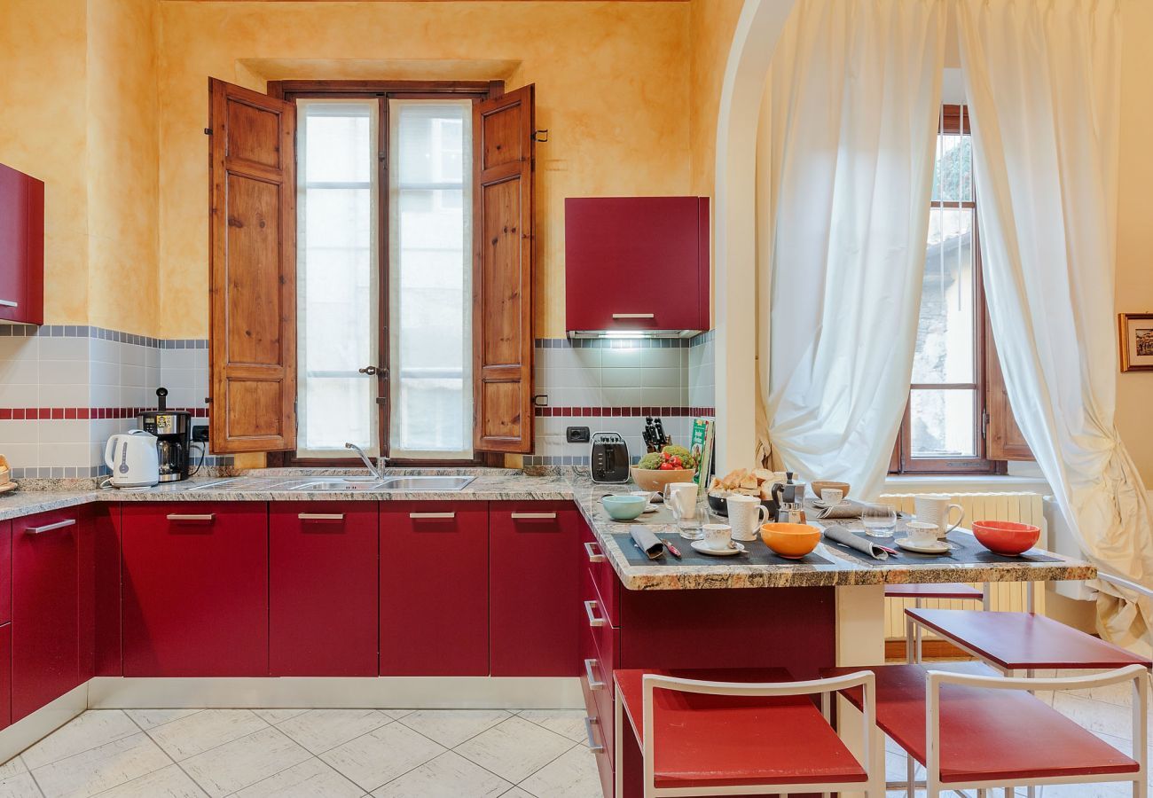 Apartment in Lucca - 3 bedrooms flat in central Lucca with air conditioning