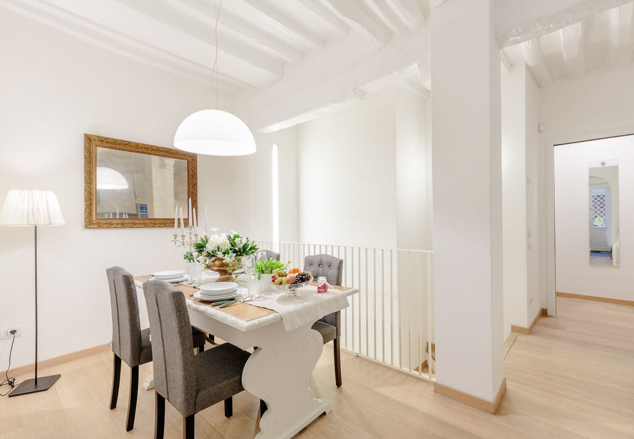 Apartment in Lucca - ORCHIDEA BIANCA a 2 Bedrooms 2 Bathrooms Understated Luxury with a Welcoming Ambience