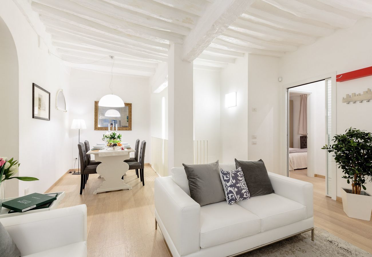 Apartment in Lucca - ORCHIDEA BIANCA a 2 Bedrooms 2 Bathrooms Understated Luxury with a Welcoming Ambience