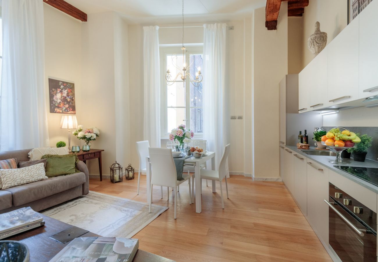 Apartment in Lucca - CASA UGOLINO, State of the Art Central 2 Bedrooms Apartment in Lucca