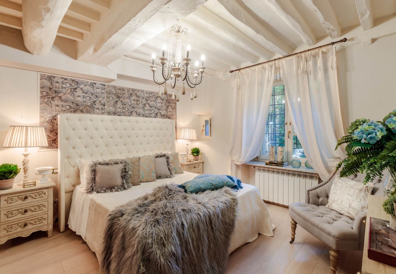 Apartment in Lucca - Luxury 1 Bedroom Apartment inside the Walls of Lucca