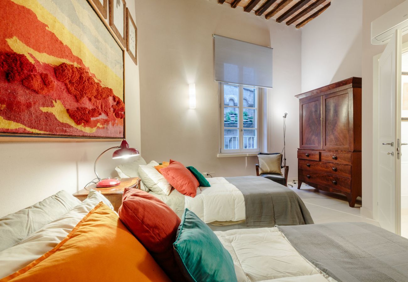 Apartment in Lucca - CASA PUPPORONA: Stylish 3 Bedrooms