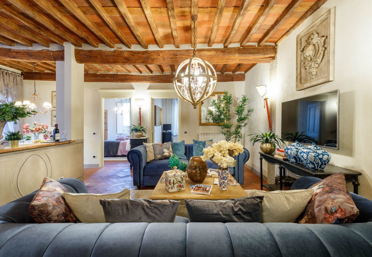 Apartment in Lucca - CASA KATHY: Smart and Convenient Luxury 2 Bedrooms Apartment inside the City Walls