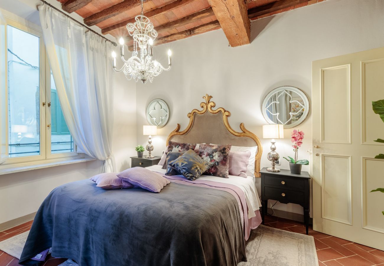 Apartment in Lucca - CASA KATHY: Smart and Convenient Luxury 2 Bedrooms Apartment inside the City Walls