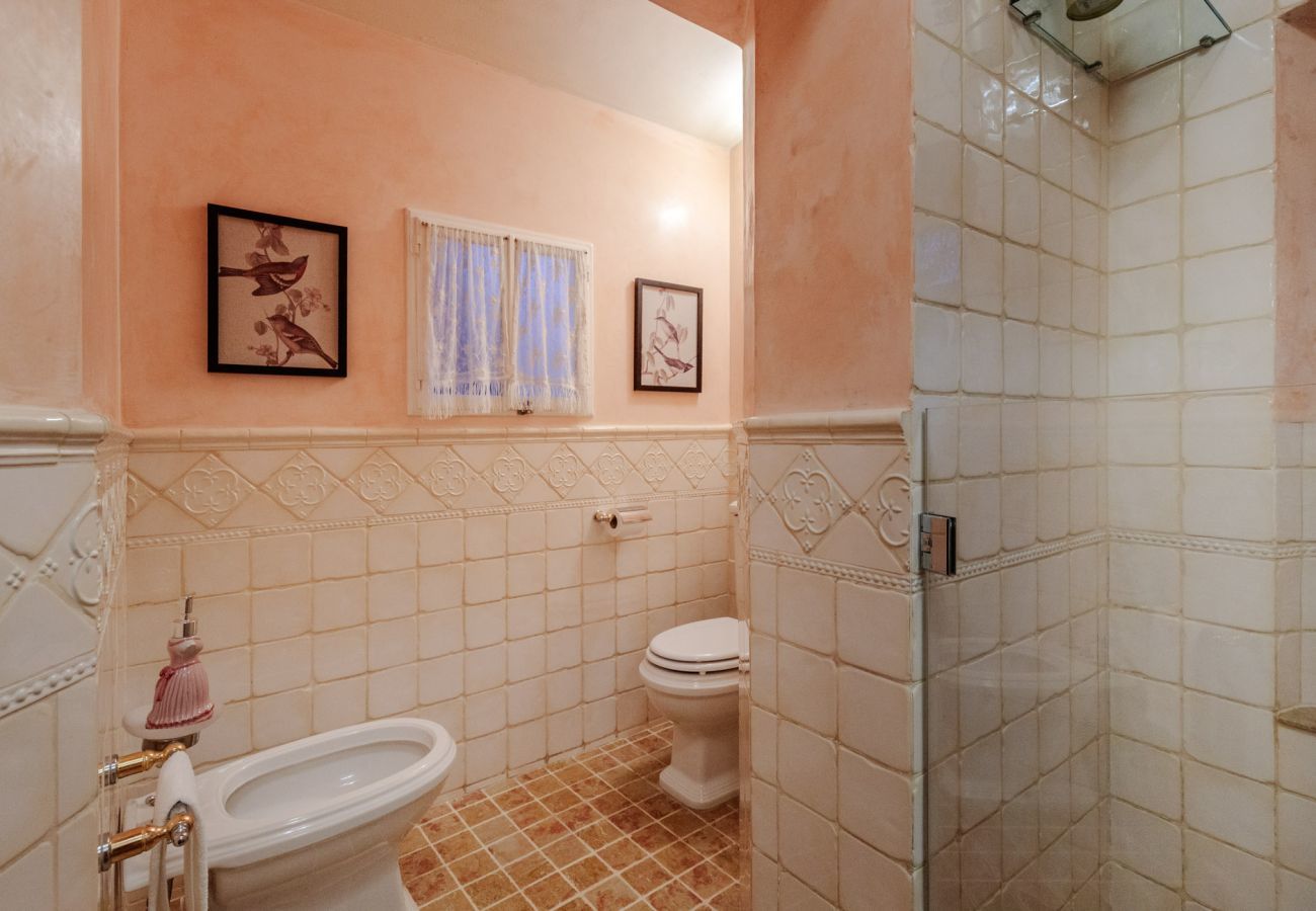 Apartment in Lucca - CASA KATHY: Smart and Convenient Luxury 2 Bedrooms Apartment inside the City Walls