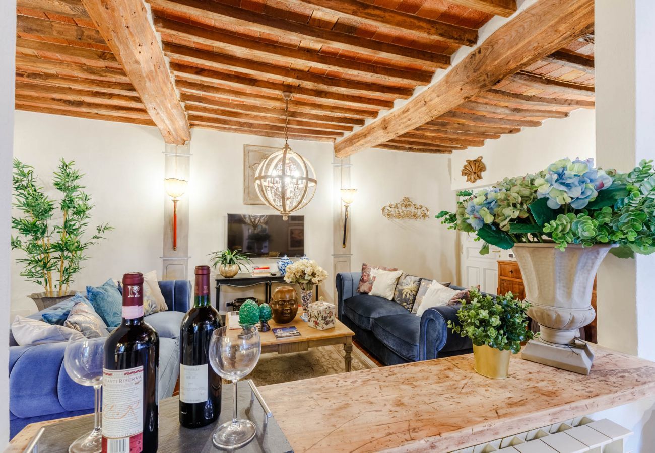 Apartment in Lucca - CASA KATHY: Smart and Convenient Luxury 2 Bedrooms Apartment inside the City Walls