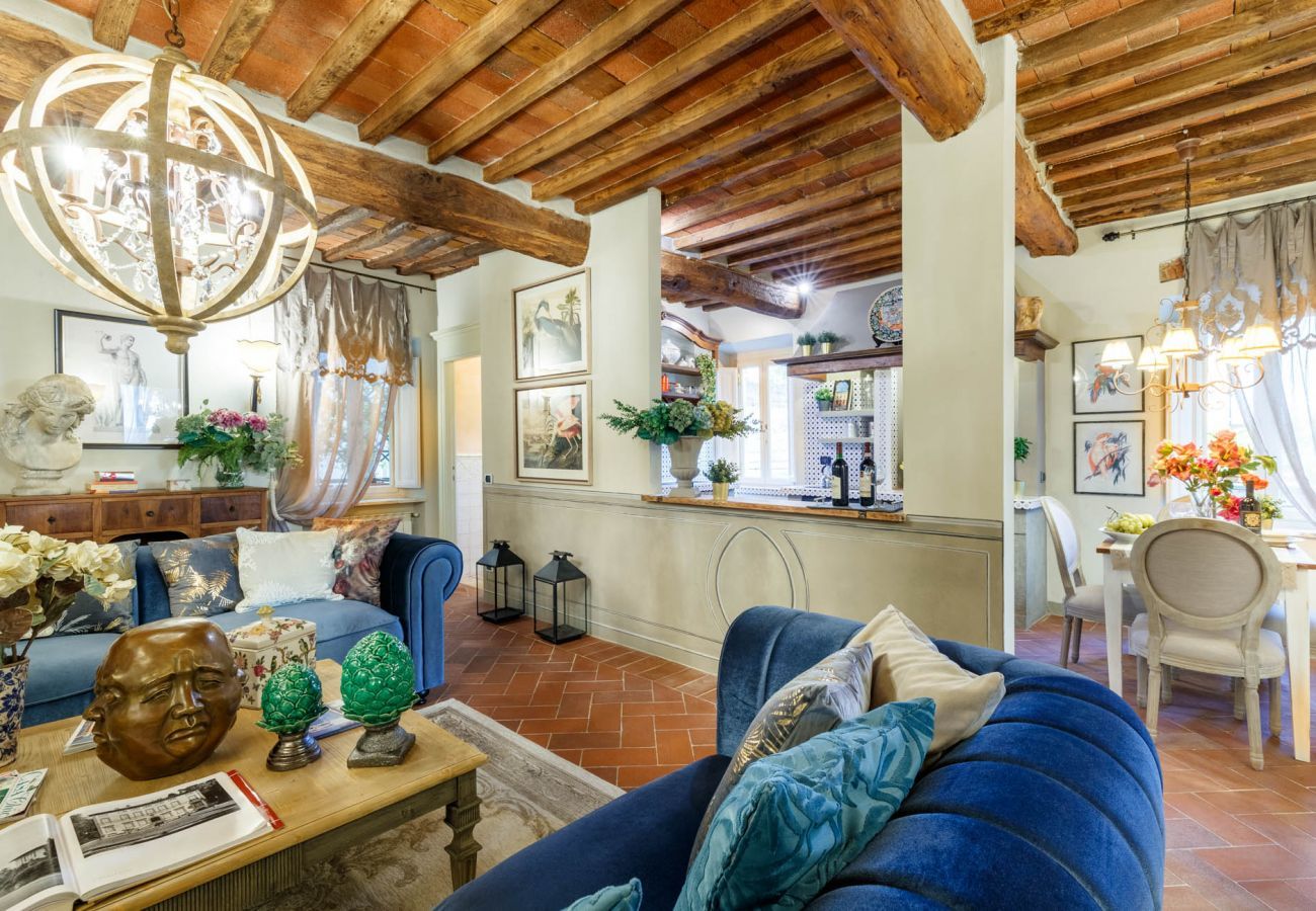 Apartment in Lucca - CASA KATHY: Smart and Convenient Luxury 2 Bedrooms Apartment inside the City Walls