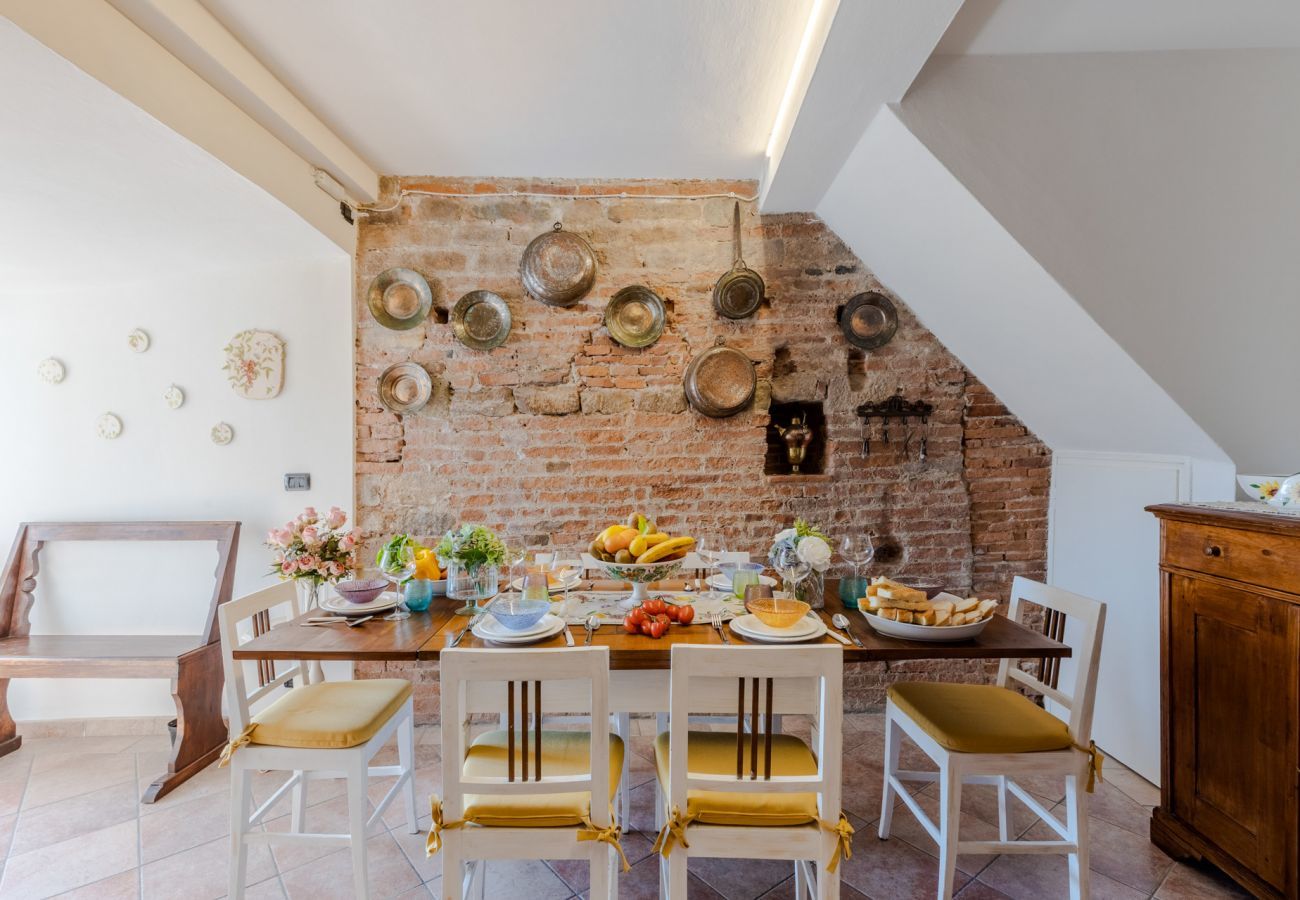 Apartment in Lucca - Casa La Guardia, a Classic 3 bedrooms Panoramic Apartment inside a Medieval tower dating back to 1100s within the Walls of Lucca