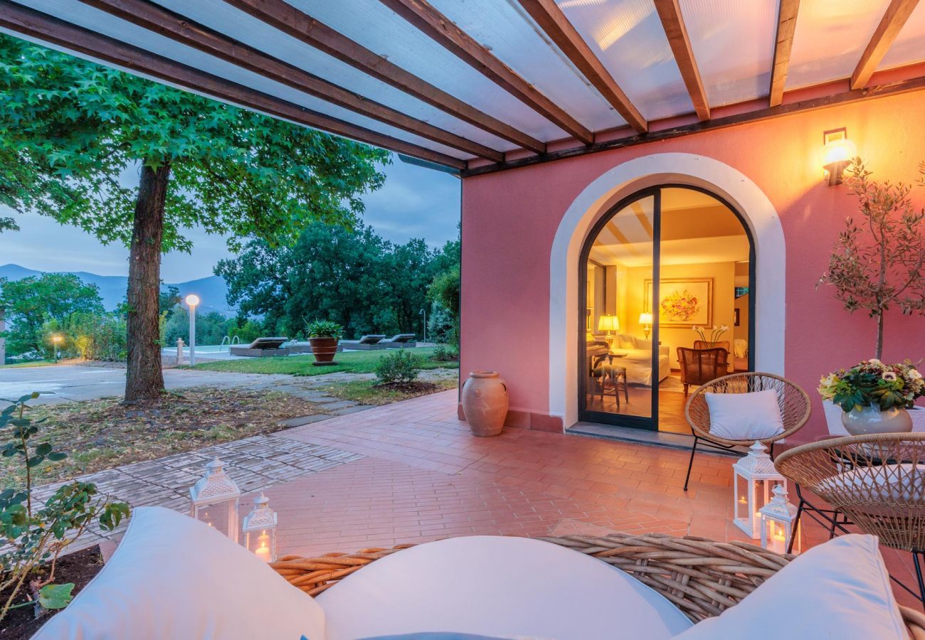 Villa in Bientina - Spacious 6 bedrooms Villa with Private Pool on the Tuscan Hills of Santa Colomba by Pontedera and Bientina