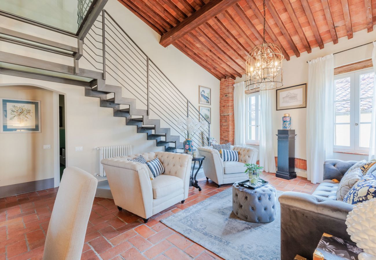 Apartment in Lucca - Casa Lucky, Romantic Modern 3 bedrooms Penthouse inside the Walls of Lucca