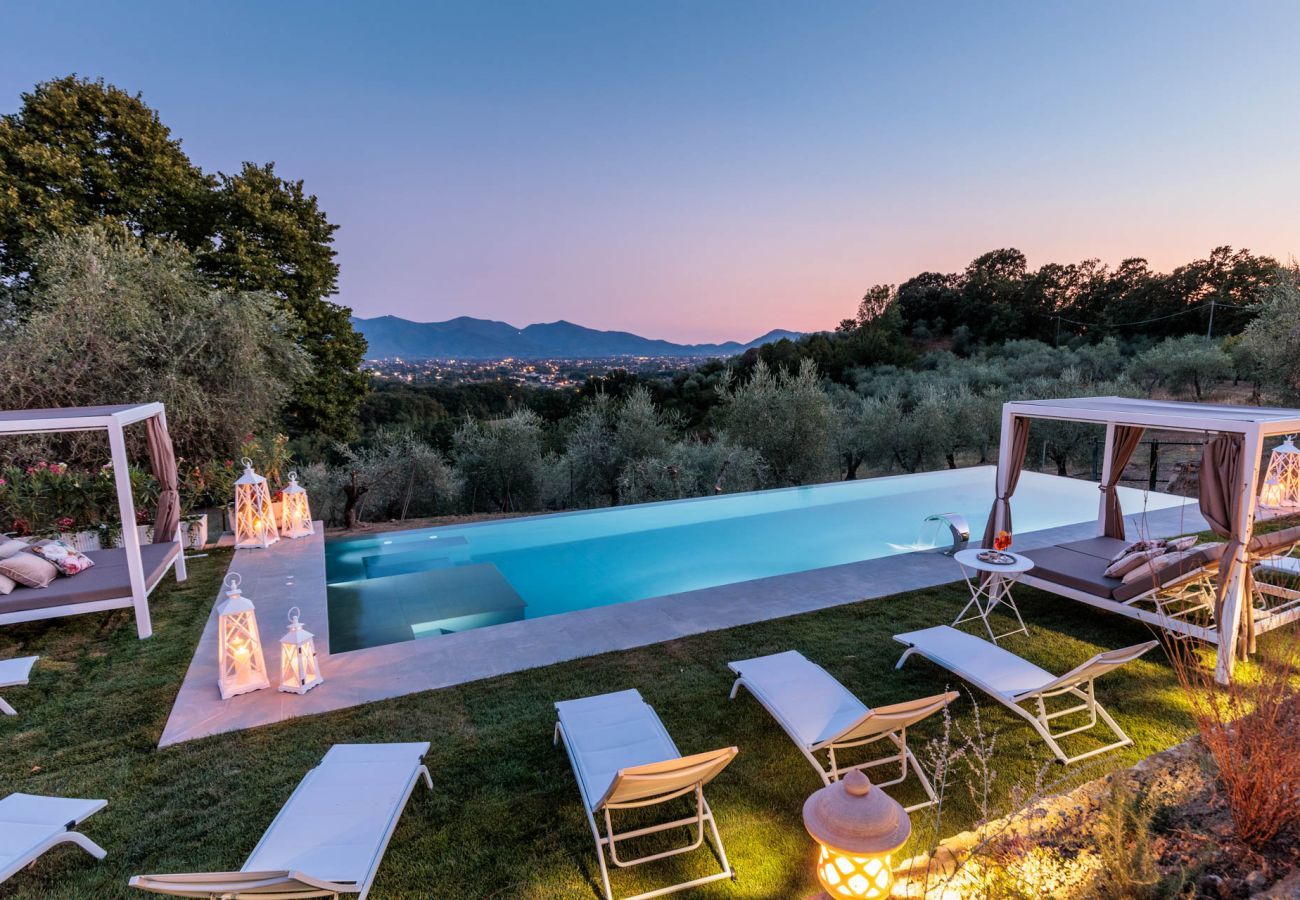 Villa in Capannori - Villa Noa, Romantic 8 bedroom Luxury Farmhouse with Private Pool on the Lucca Hills