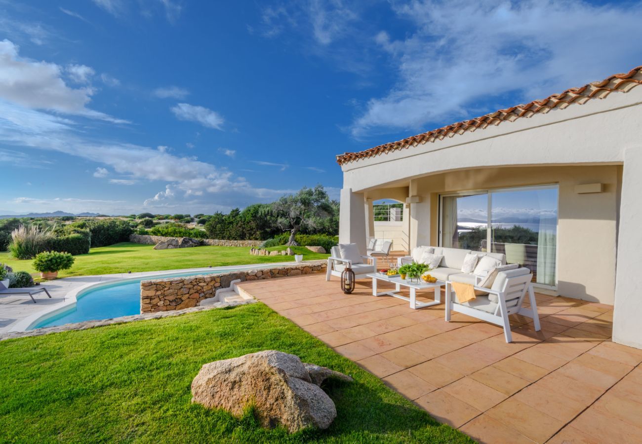 Villa in Capo Ferro - Villa Smeralda,  Porto Cervo, Sardinia