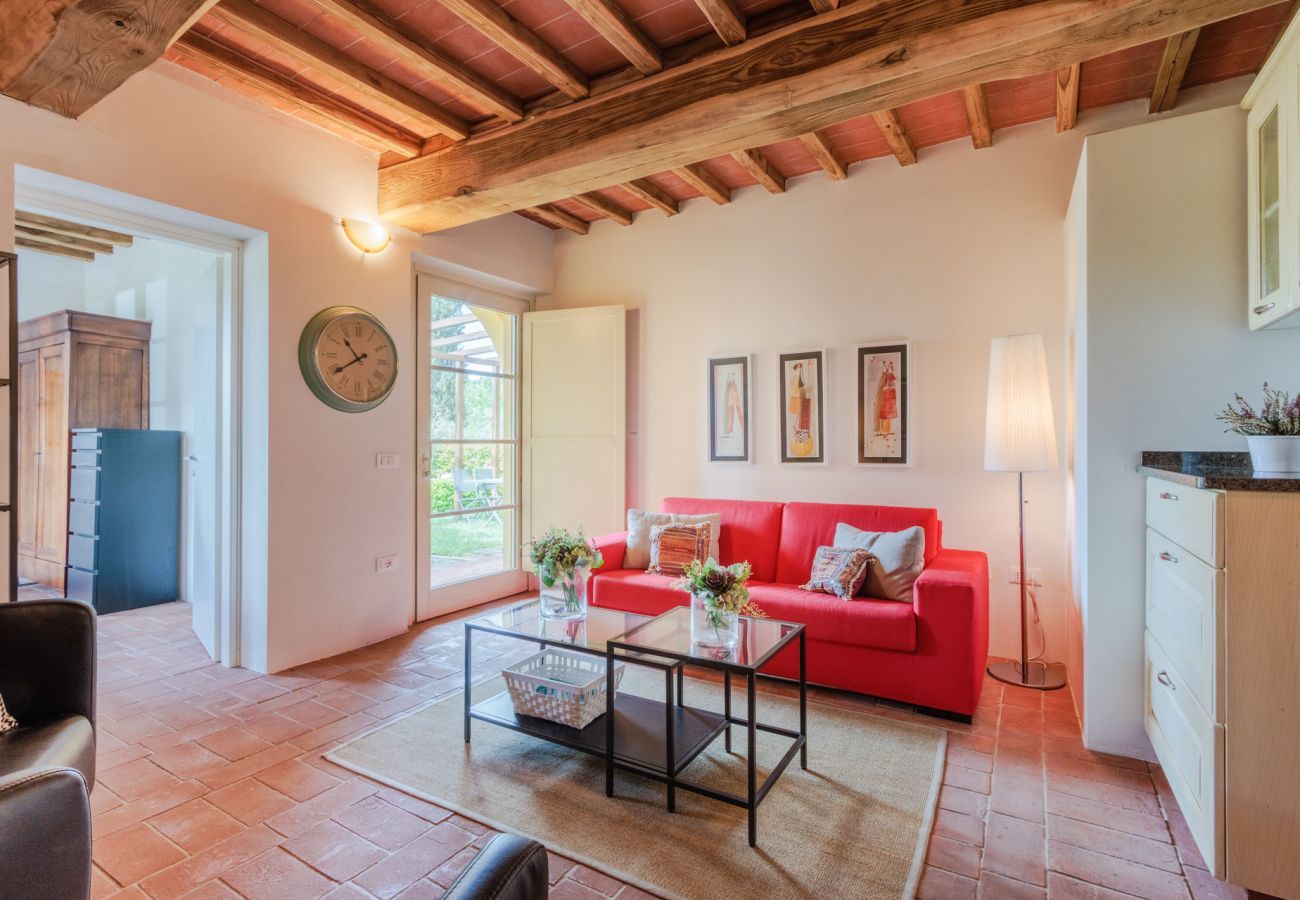 Apartment in San Gennaro - Casa Santo, a sweet country apartment with pool on the hills of Lucca 