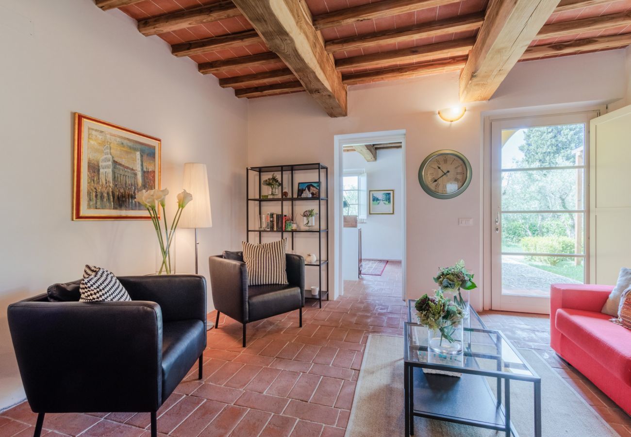 Apartment in San Gennaro - Casa Santo, a sweet country apartment with pool on the hills of Lucca 