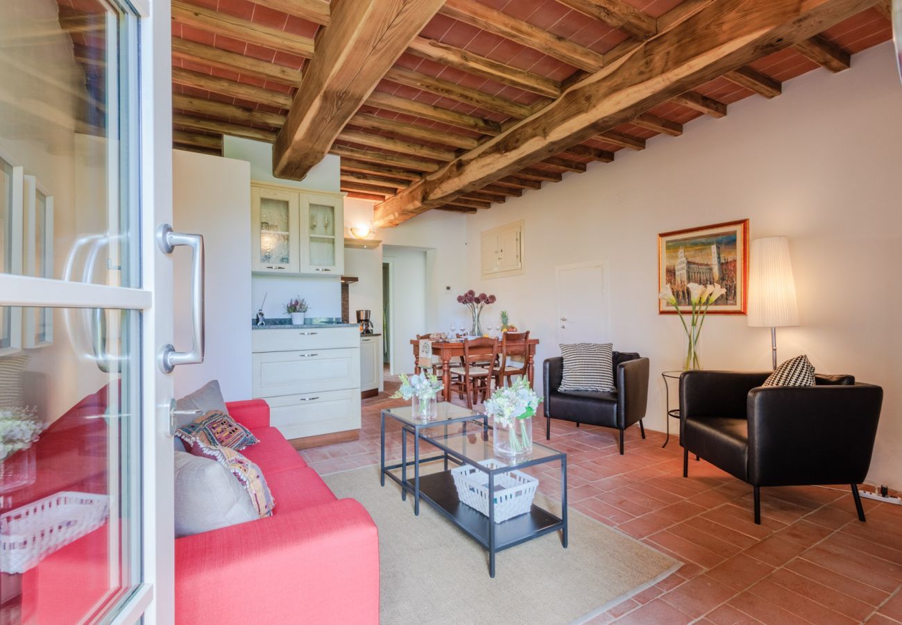 Apartment in San Gennaro - Casa Santo, a sweet country apartment with pool on the hills of Lucca 