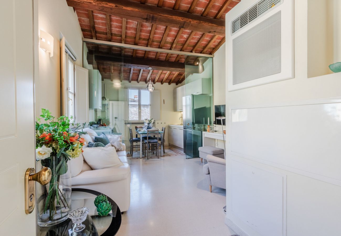 Apartment in Lucca - Smart Flat with Elevator inside Lucca