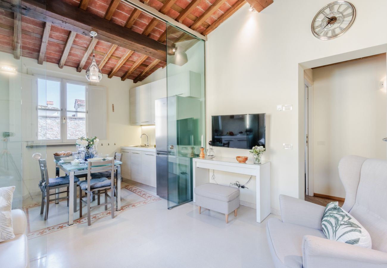 Apartment in Lucca - Smart Flat with Elevator inside Lucca