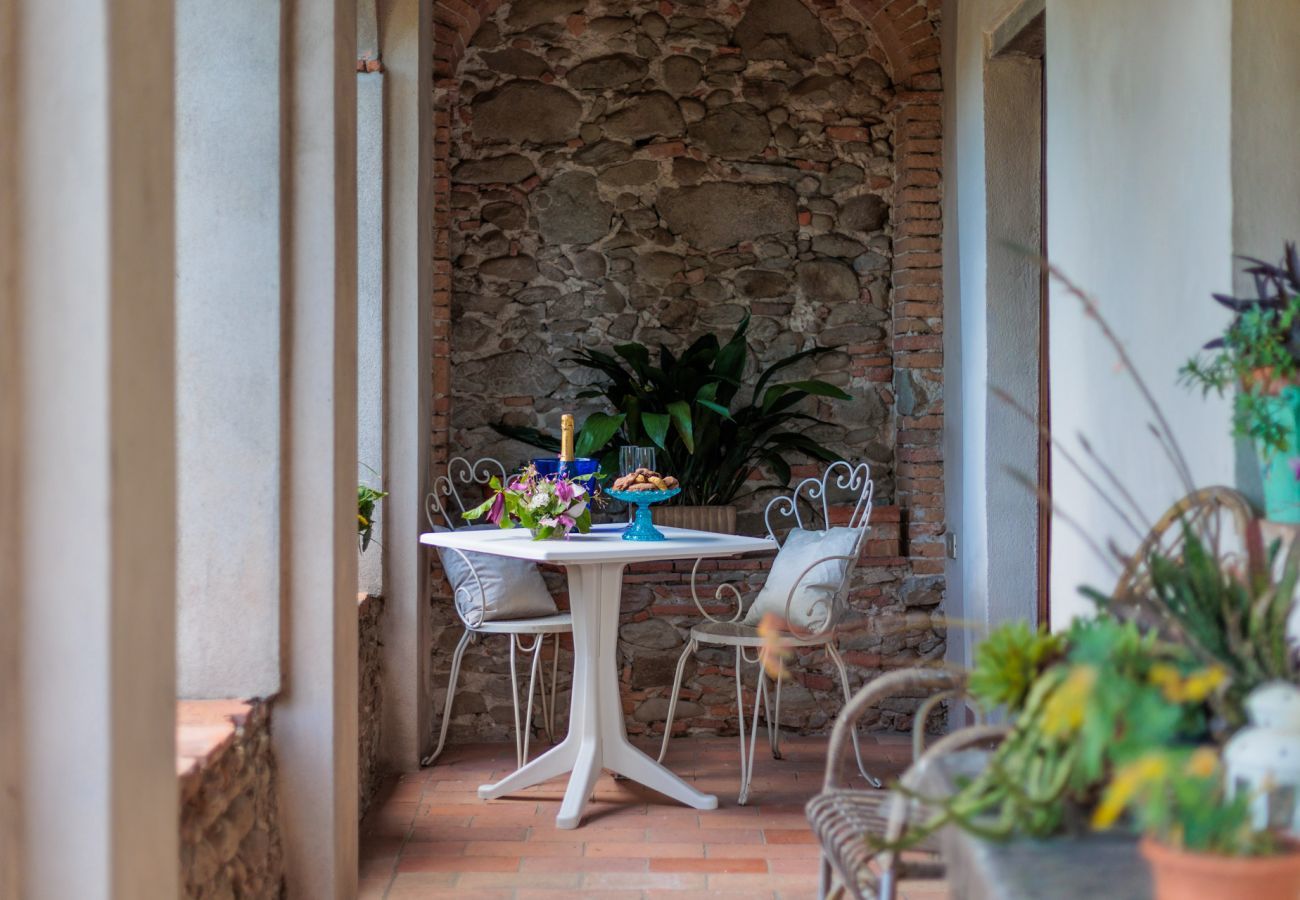 Apartment in Piano di Coreglia - Casa Cassettari, a Villa Apartment with Garden