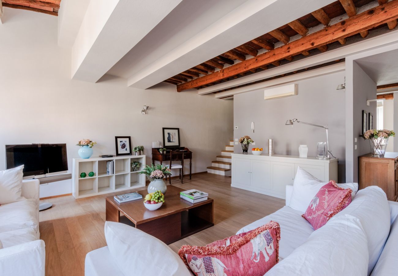 Apartment in Lucca - Casa Serena, a Romantic Nest in Lucca