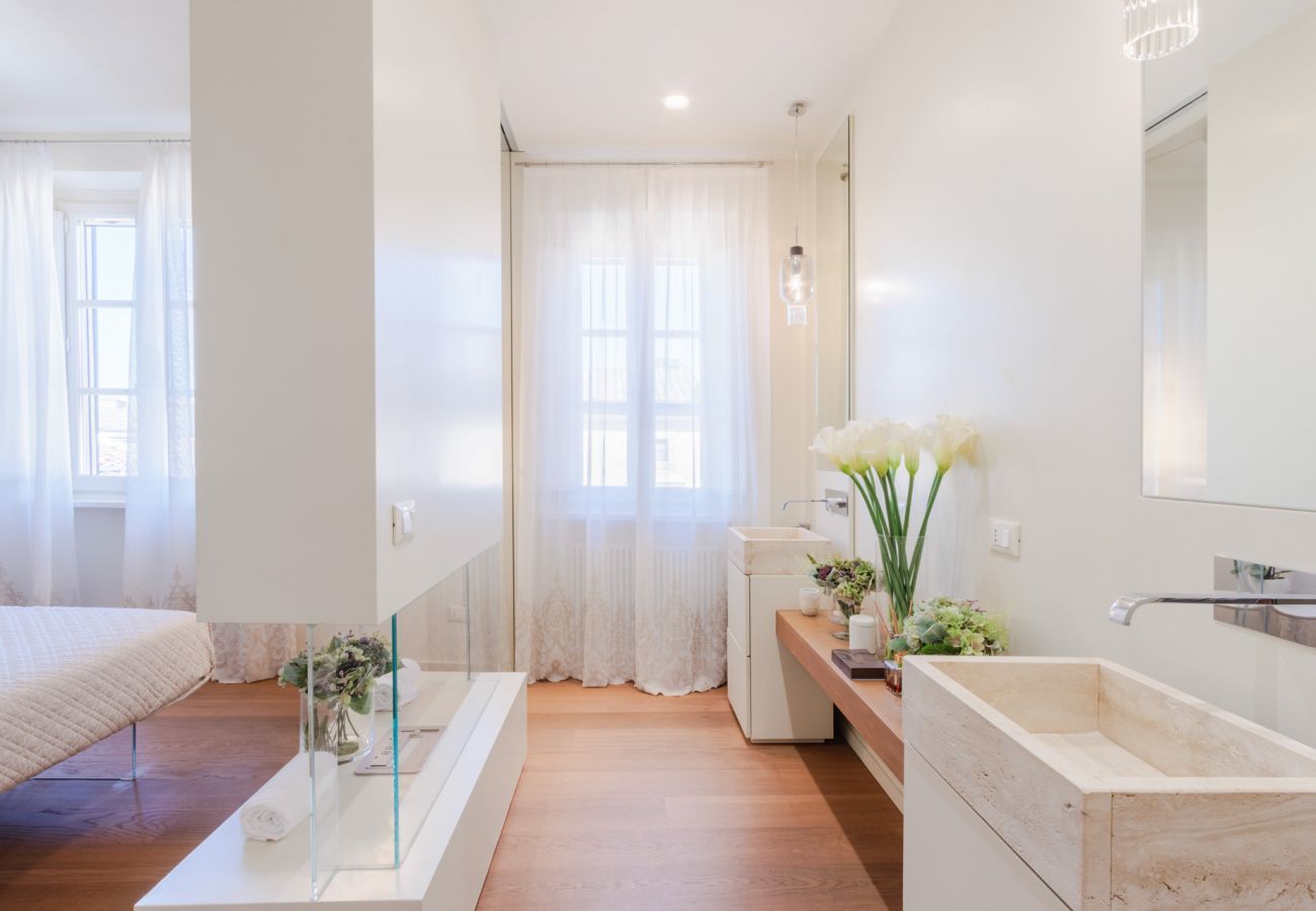 Apartment in Lucca - Modern 3 Bedrooms Apartment with Elevator