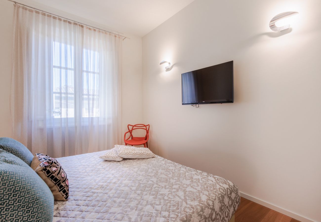 Apartment in Lucca - Modern 3 Bedrooms Apartment with Elevator