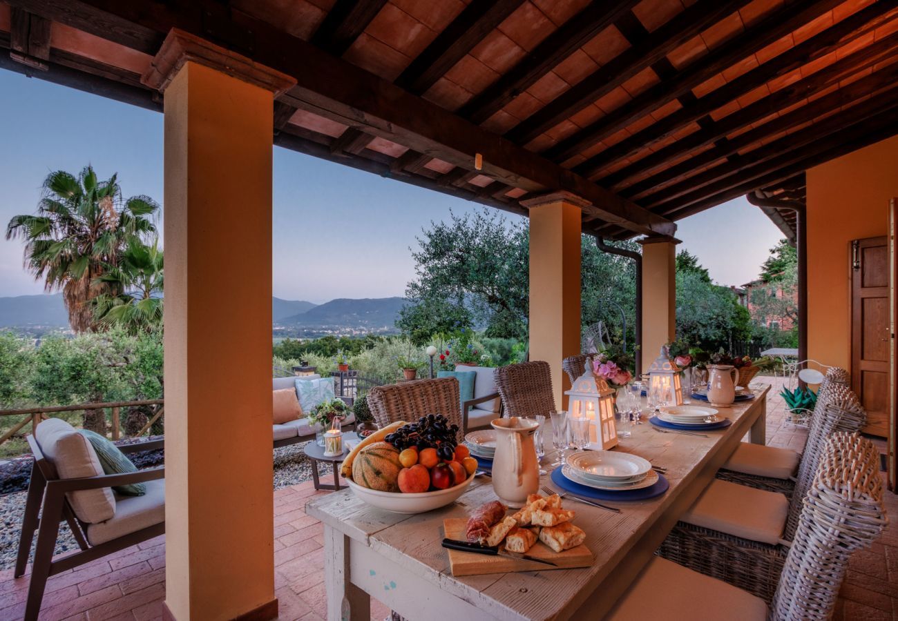 Villa in Lucca - Villa Gabry Farmhouse with Incredible View on the Hills close to Lucca Town Centre