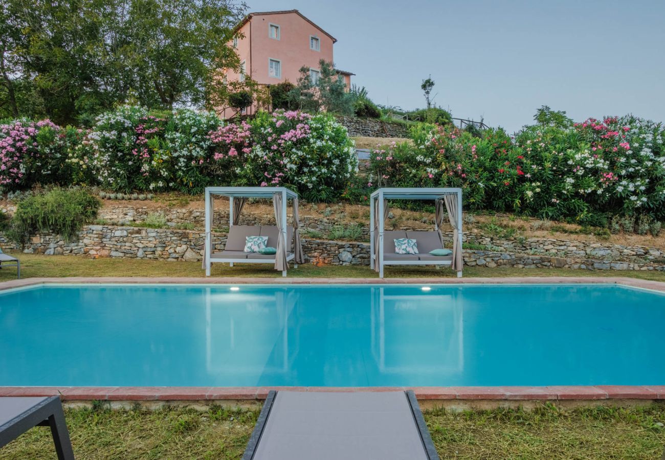 Villa in Lucca - Villa Francigena Luxury 10 bedroom Farmhouse Villa