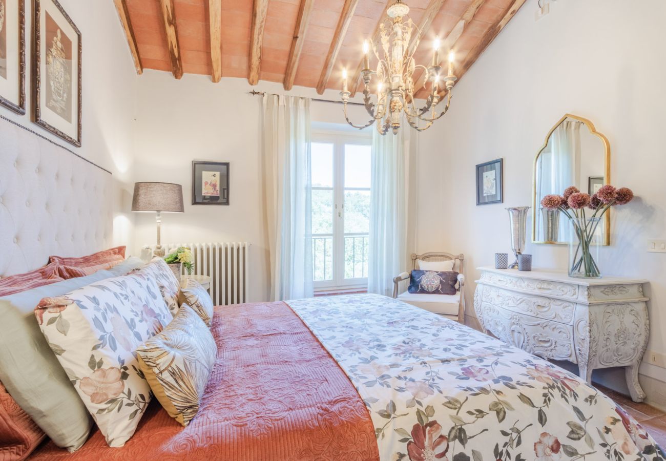 Villa in Lucca - Villa Francigena Luxury 10 bedroom Farmhouse Villa