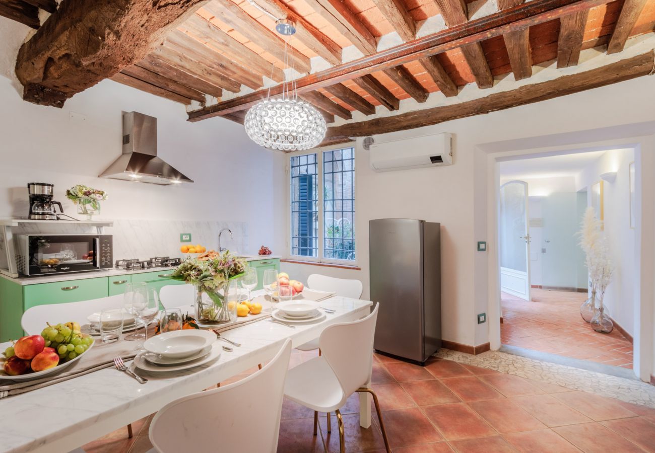 Apartment in Lucca - Casa Al Dipinto, an Apartment with Garden