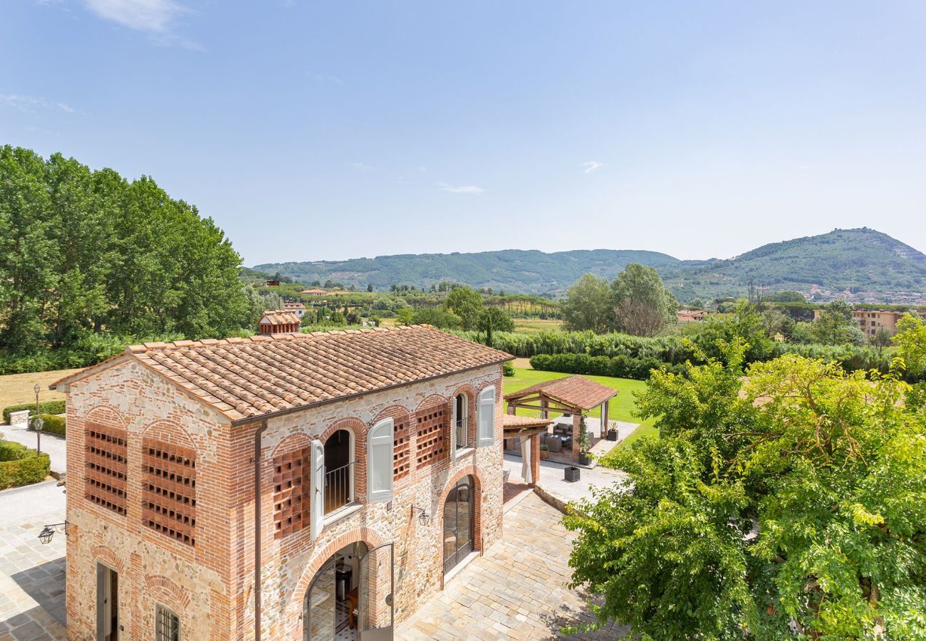 Villa in Pieve a Nievole - Elevate Your Escape: Discover Timeless Charm in a Majestic Retreat Amid Lucca and Florence
