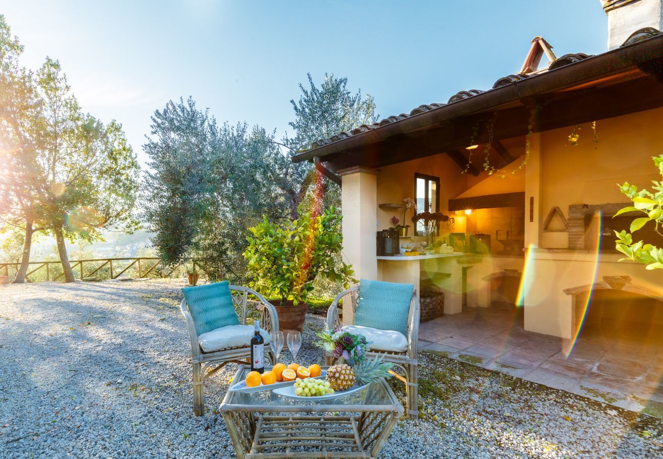 Villa in Lucca - Villa Amore, a Romantic Hilltop Farmhouse in Lucca