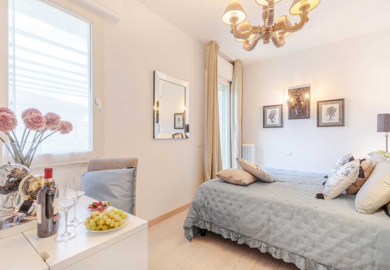 Apartment in Lucca - Serenity Vista Penthouse with Terrace in the City Centre of Lucca